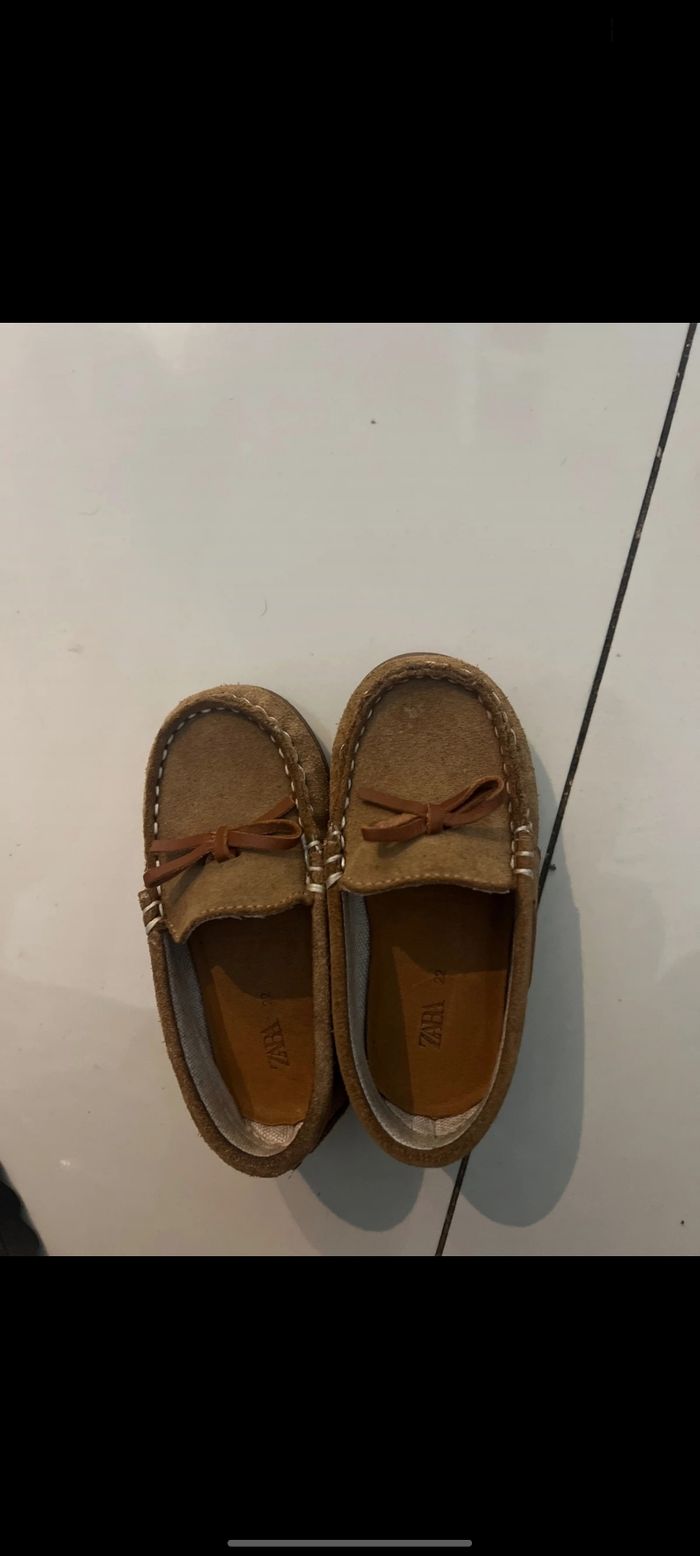 Chassure mocassin daim/cuir  enfant zara taille 22