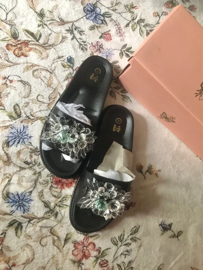 Mules sandales neuve fille 34