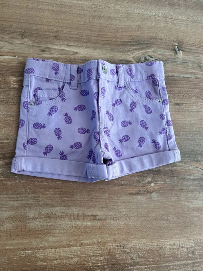 Short en jeans à motif neuf 3 ans
