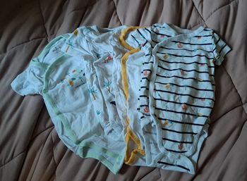 Bodys 6 mois manches courtes 