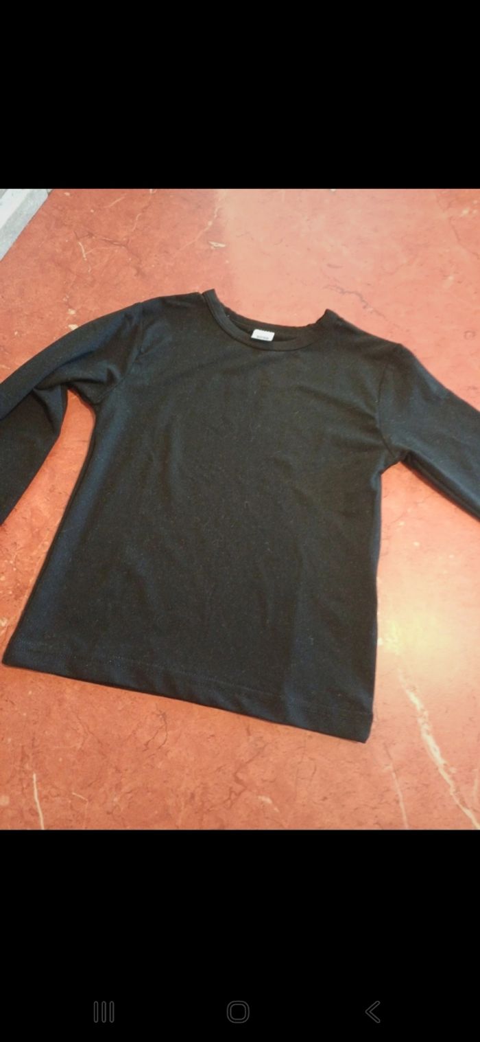 T.shirt taille 36 mois