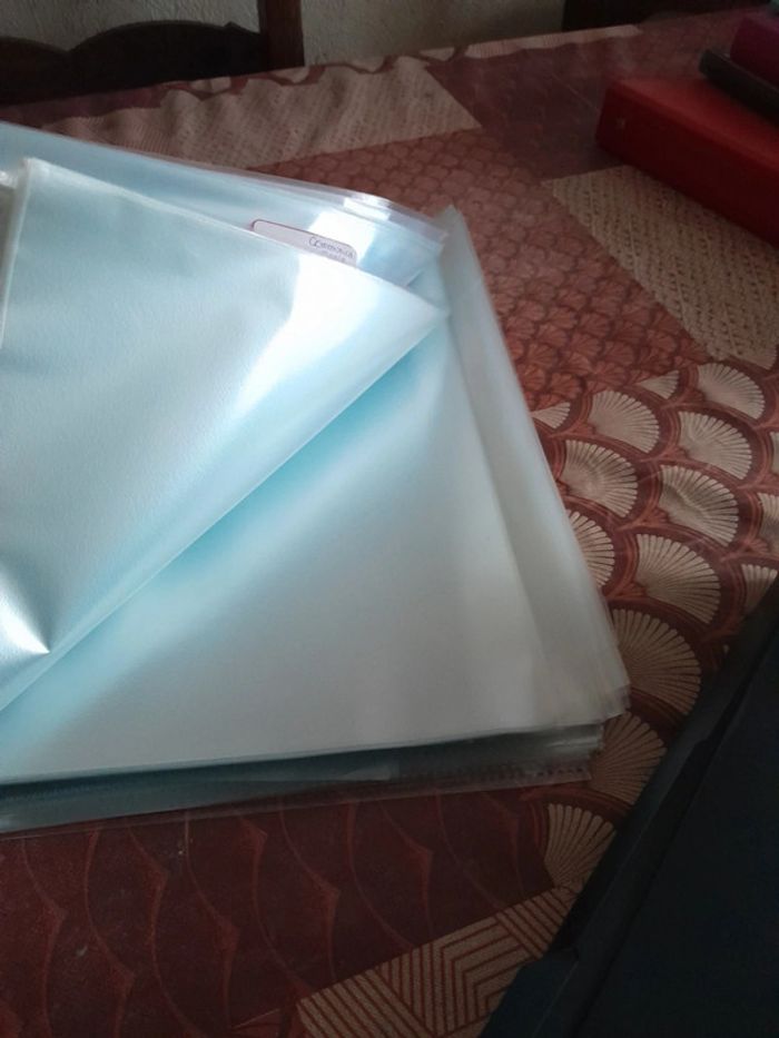 Pochettes perforees