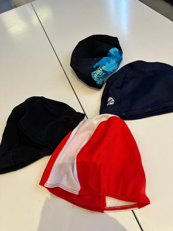 4 bonnets de piscine
