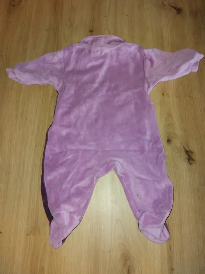2 pyjamas  velours  taille 3 mois fille - photo numéro 4