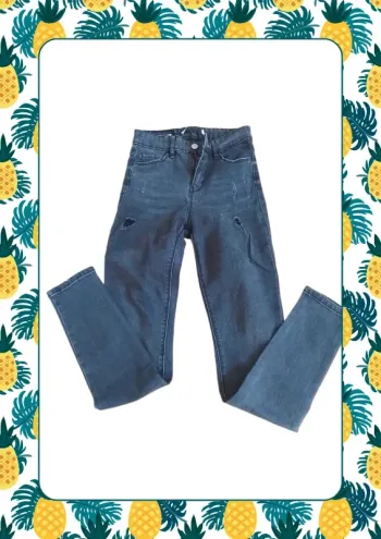 Jean gris noir troué