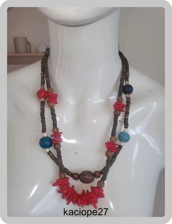 Lot de 2 colliers en bois neuf