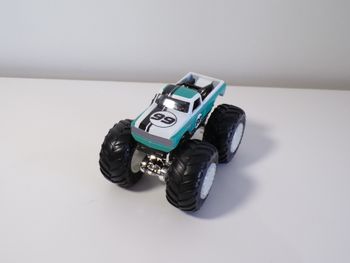 Monster trucks - Hot Wheels - 99 Pur Muscle (J19)