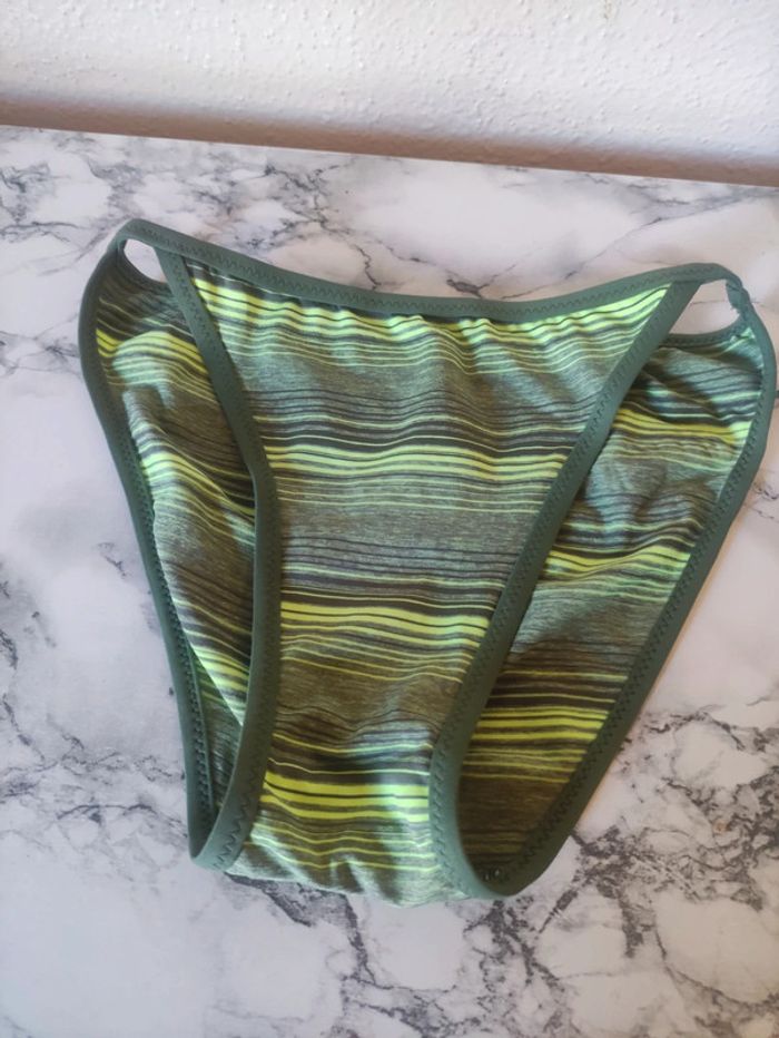 Maillot de bain taille 8 ans