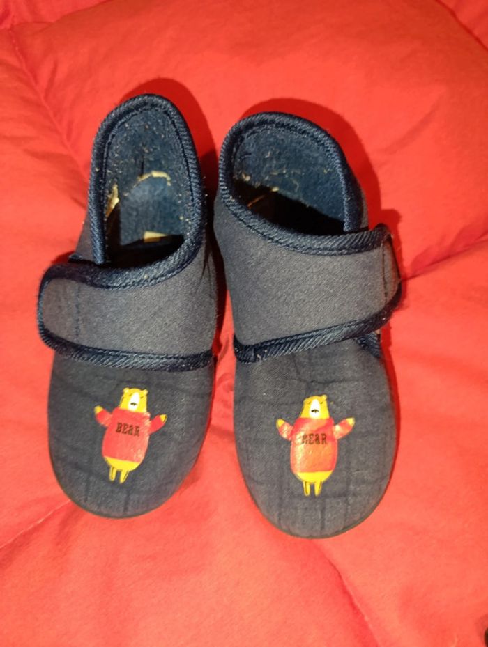 Pantoufles Tex taille 27 en très bon état - photo numéro 3