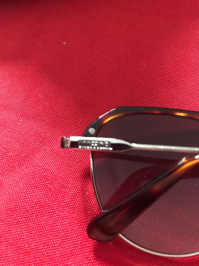 Lunette de Soleil marque Unofficial - photo numéro 4
