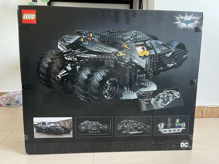 LEGO DC Batman: DC Batman La Batmobile Tumbler (76240) - photo numéro 2