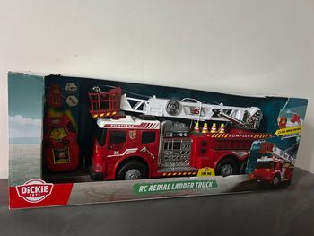 Grand de camion de pompier neuf dickie toys