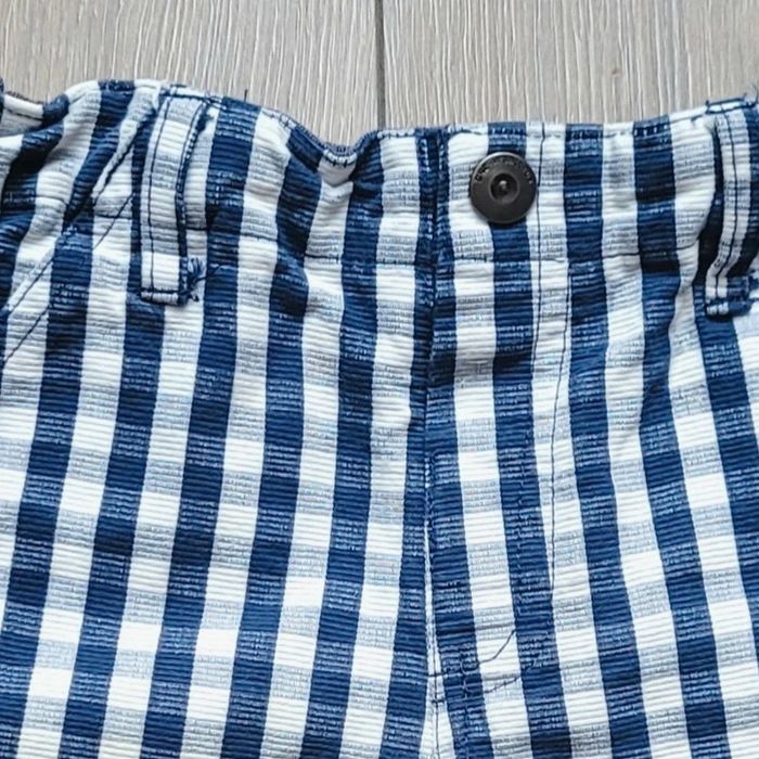 Short bleu marine et blanc à carreaux. Garçon 18 mois. Marque Orchestra - photo numéro 2