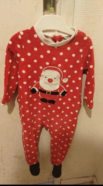 pyjama Père Noël taille 18 mois mix garçon fille ou fille garçon