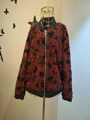 Veste bordeaux & noir imprimée