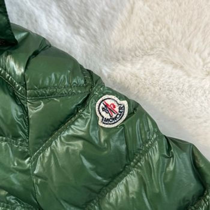 Doudoune Moncler kaki enfant (taille 104 / 4 ans) - photo numéro 5