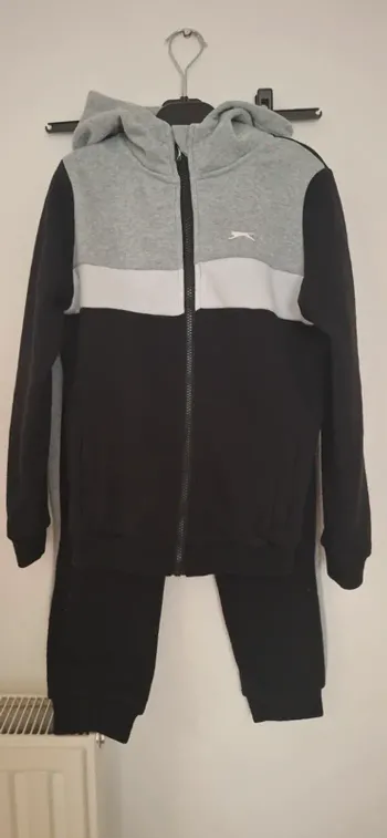 🔥Survêtement Slazenger Ensemble Chaud Gris et Noir (Taille 134-140 cm / 9-10 ans)