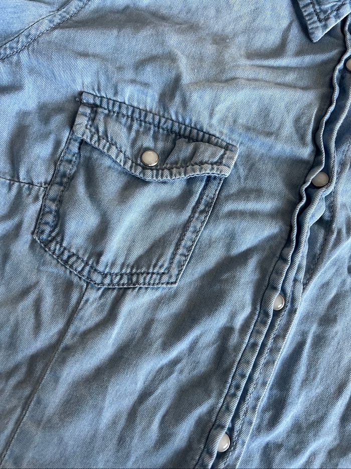 Chemise en jean parfait état taille 36 - photo numéro 2