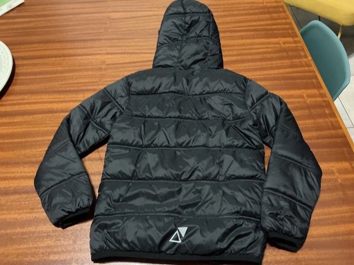 Doudoune noire 8/9 ans - photo numéro 2