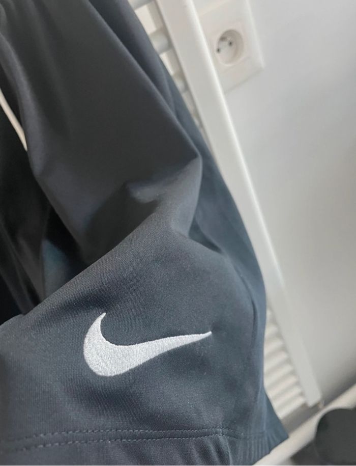 Short sport - Nike homme - taille L - photo numéro 2