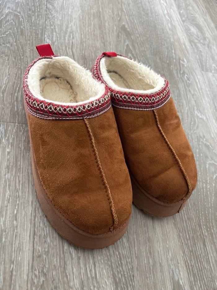 Mules en fourrure taille 40