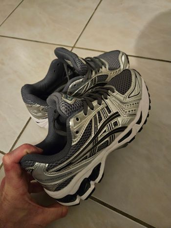 Baskets Asics Gel-Kayano 14 Neuves taille 36