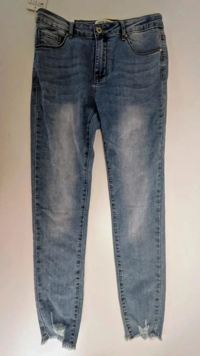 Jean skinny ourlet effiloché neuf avec étiquette taille 40 femme - photo numéro 2