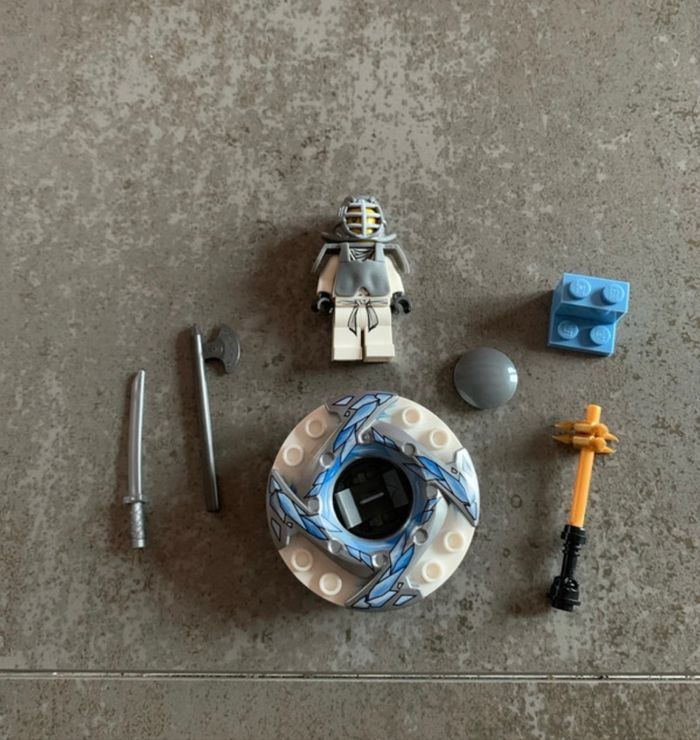 Toupie Ninjago ( Légo) - photo numéro 3