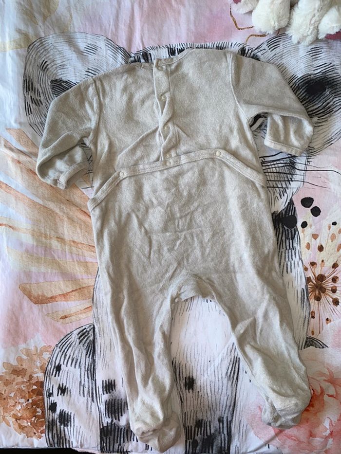 Lot 3 pyjamas, taille 9 mois, marque Kiabi. - photo numéro 5
