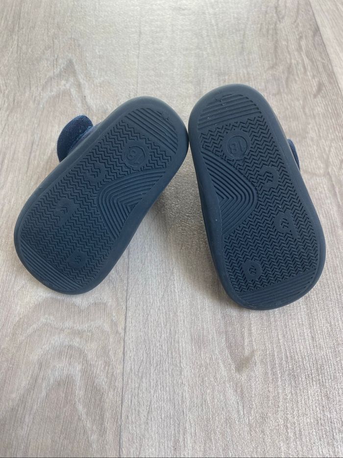 👟 Chaussons souples bébé motif petit ours 🐻💙 - photo numéro 3