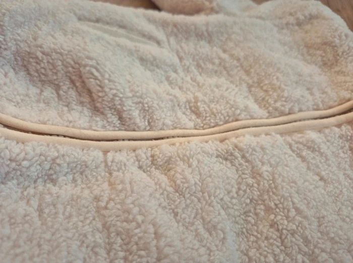 Manteau ouatiné façon mouton Vertbaudet 18 mois (81 cm)  Neuf - photo numéro 3