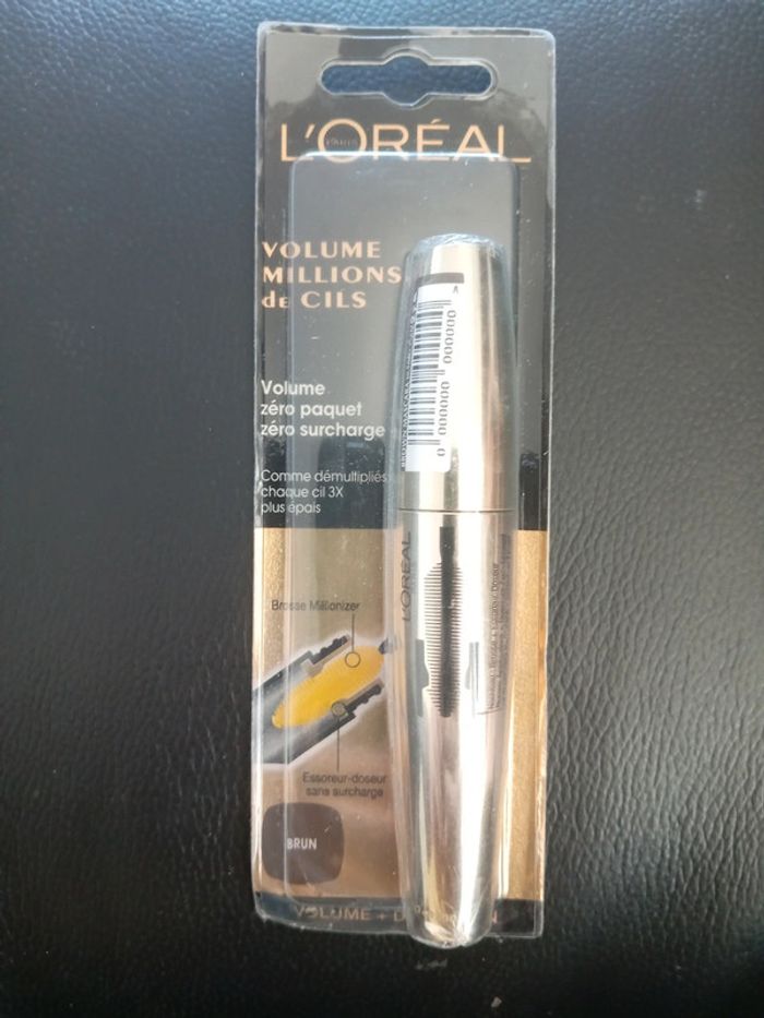 Mascara Brun volume millions de cils