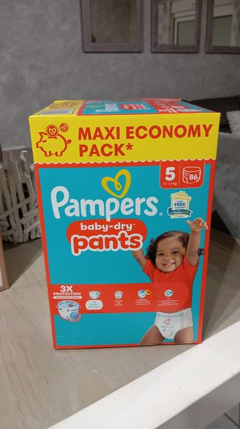 Le  maxi packs Pampers pants taille 5