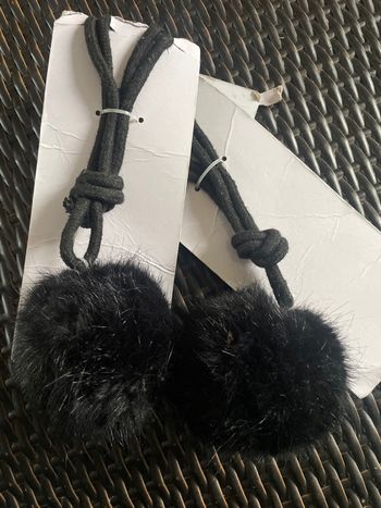 2 boules de maintien de rideaux