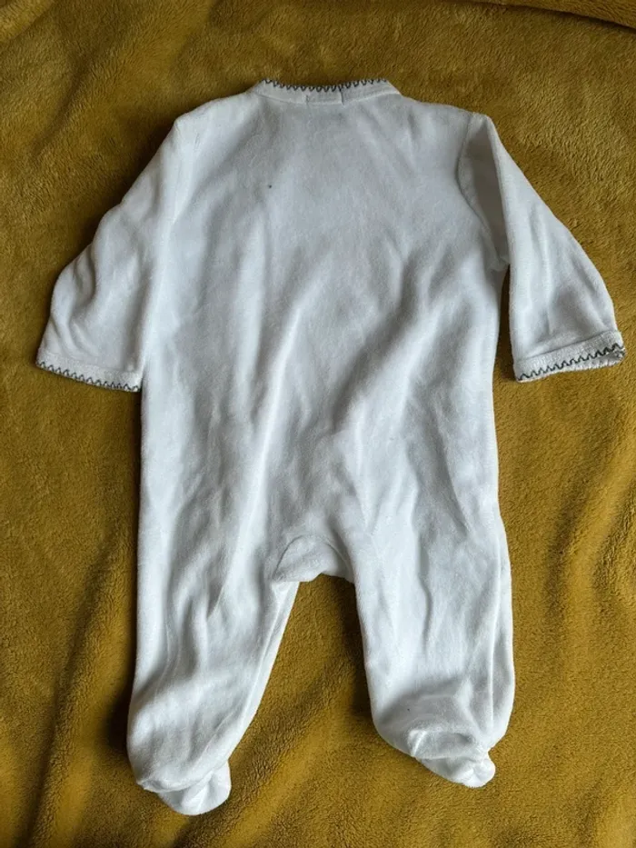 Pyjamas velours blanc  Motif petit chat  Taille 3 mois - photo numéro 7