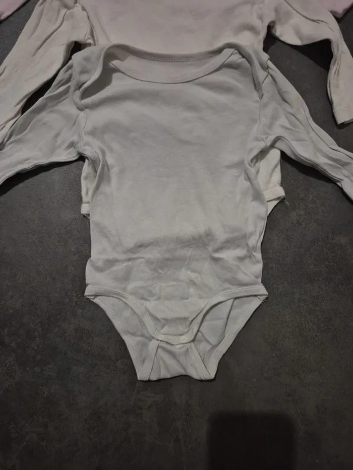 Lot de bodies manches longues fille 12 mois - photo numéro 14