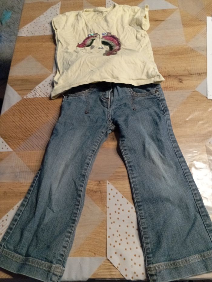 Tee shirt et pantalon