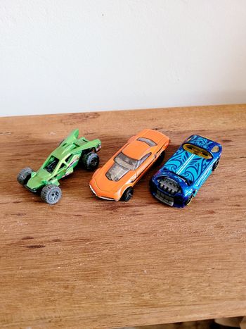 Lot de 3 voitures Hot Wheels