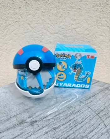 Figurine Pokémon Leviator avec Pokéball