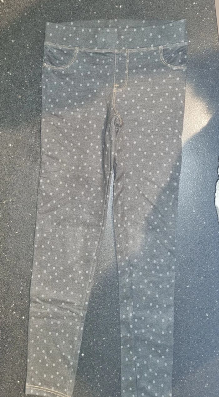 Legging 8 ans en parfait état