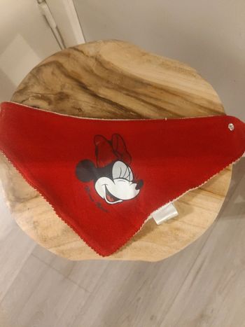 💐 tour de cou/ bavoir bébé fille Disney en  0/3 mois💐