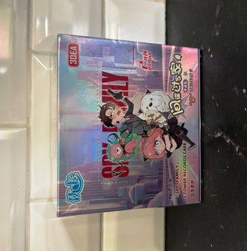 Display Spy X Family Tower Records Café 30 Boosters ! 150 Cartes à collectionner