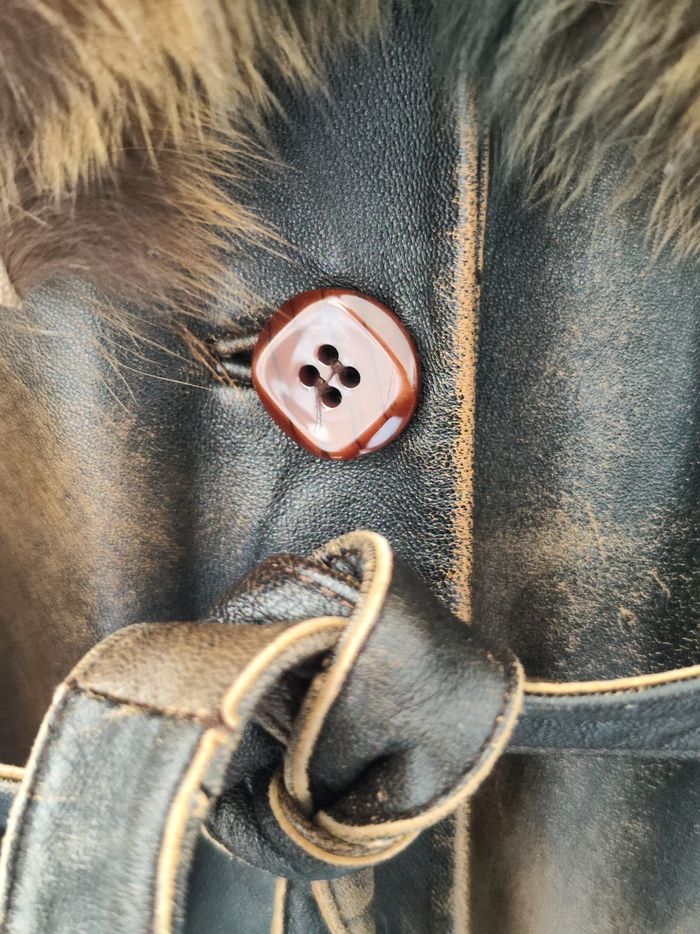 Très beau manteau en cuir - photo numéro 9