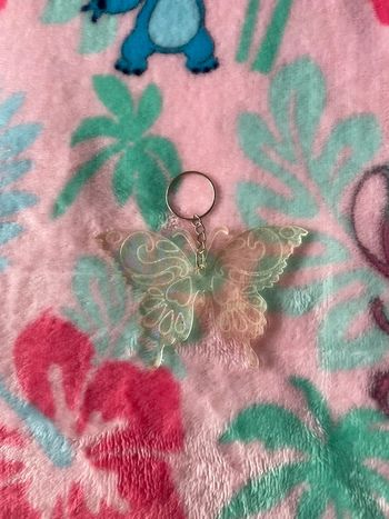 Porte clés papillon en résine