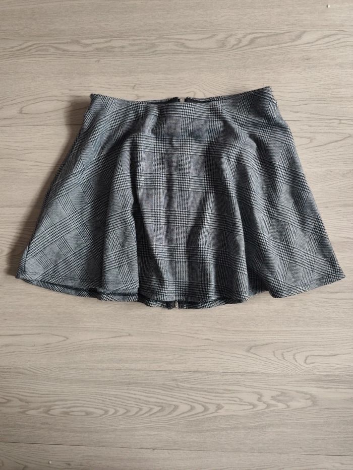 Mini-Jupe Skater Plaid Noir et Blanc - Jennyfer (Neuve avec Étiquette) - photo numéro 4