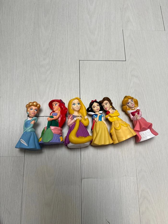 Lot de six figurines, princesse Disney