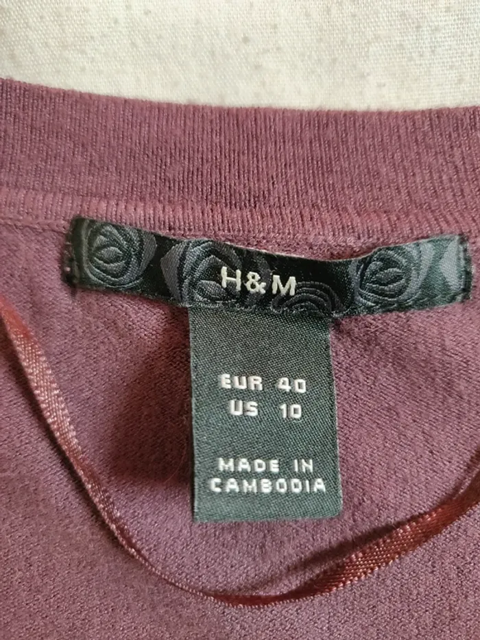 Pull fin léger col V prune H&M taille 40 - photo numéro 2