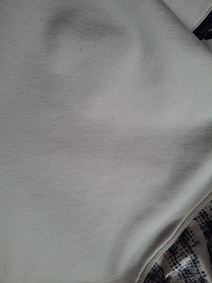 Sweat 7/8 ans - photo numéro 4