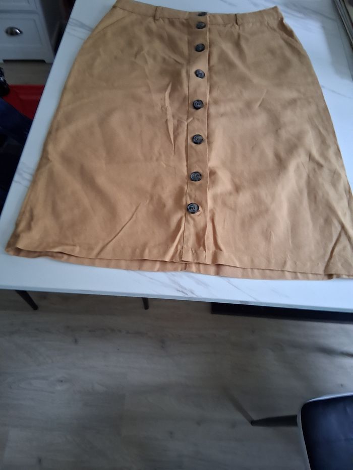 Jupe droite boutonnée marron " t- 38"