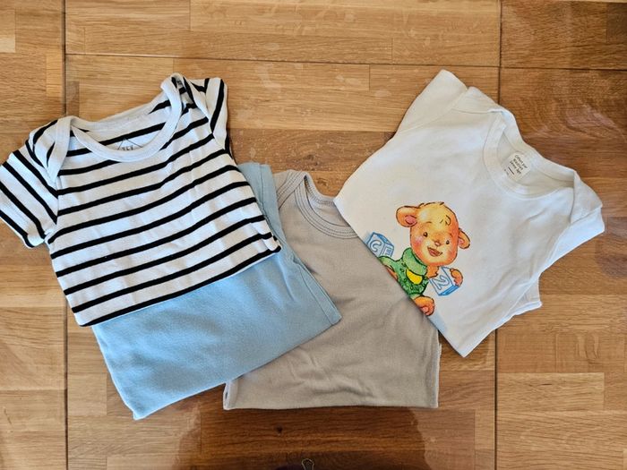 Lot de 4 bodys 18 mois